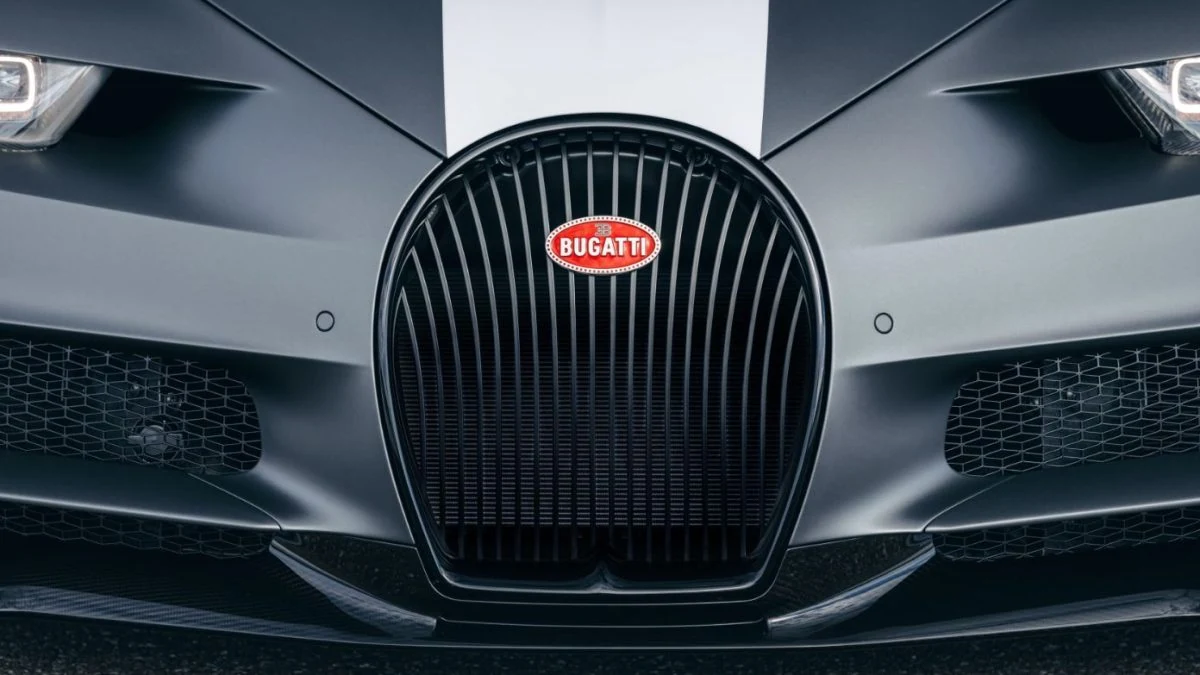 The Bugatti Chiron Sport Les Légendes du Ciel pays tribute to the legends of aviation